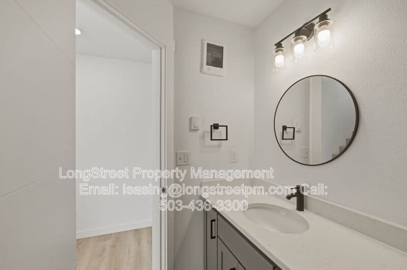 Philomath Townhome: 800 S 19th St