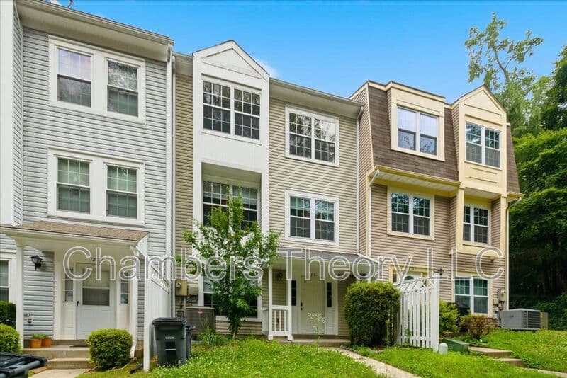 Woodbridge House: 12181 Old Salem Ct