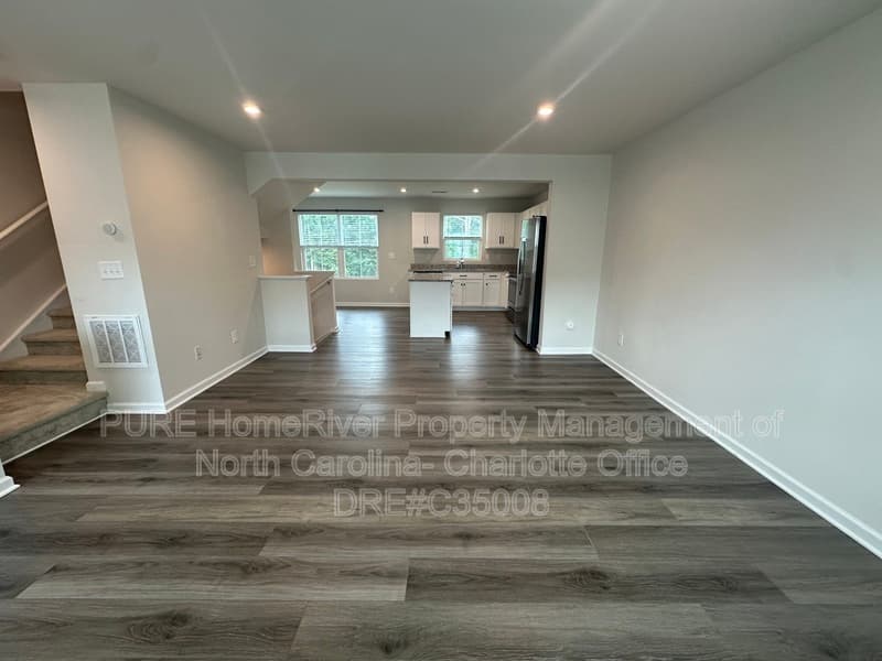 Charlotte House: 2019 Langer St