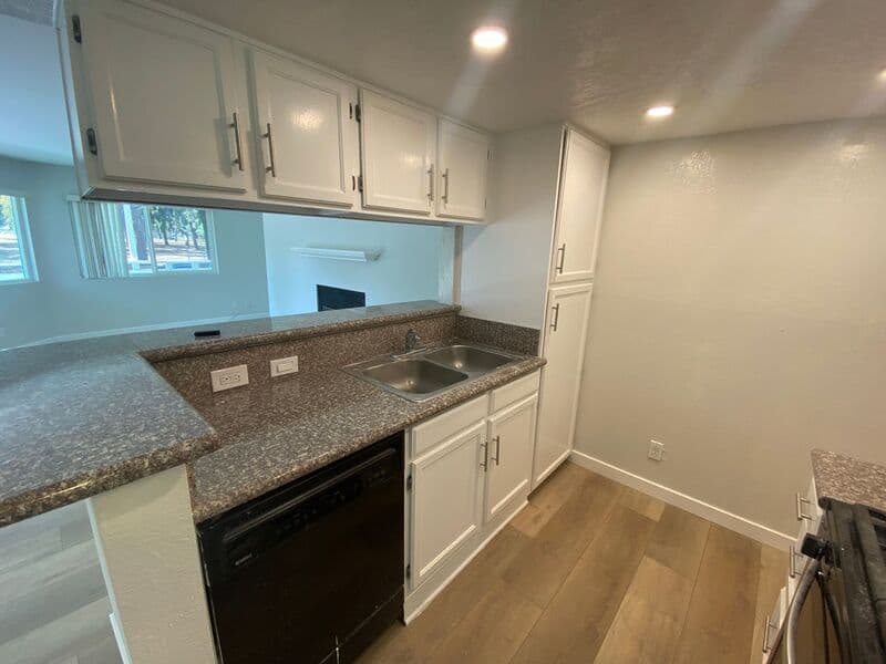 Sunland House: 8603 Fenwick Street