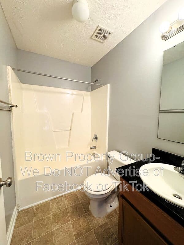 Fayetteville House: 3611-A Dornoch Dr