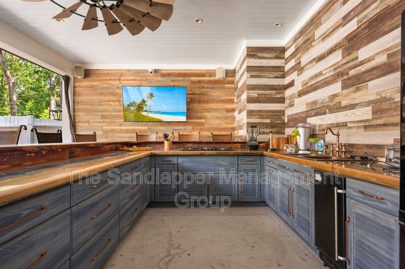 Johns Island House: 588 Main Road