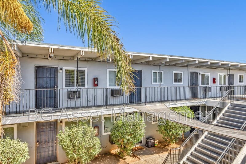 Sacramento Condo: 728 Darina Avenue
