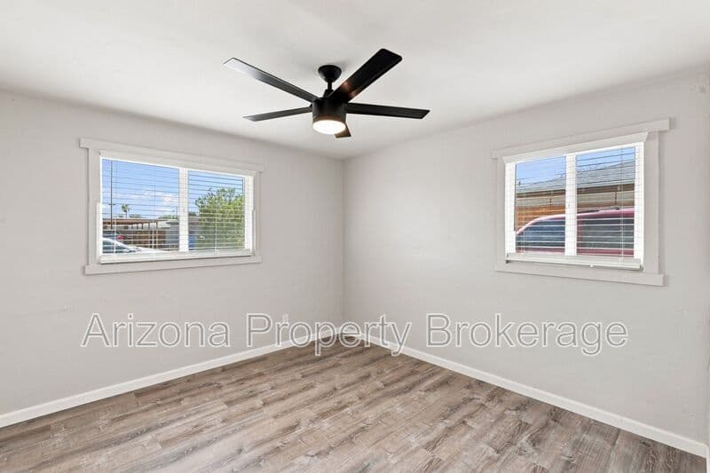 Phoenix House: 3302 W. Solano Dr. South