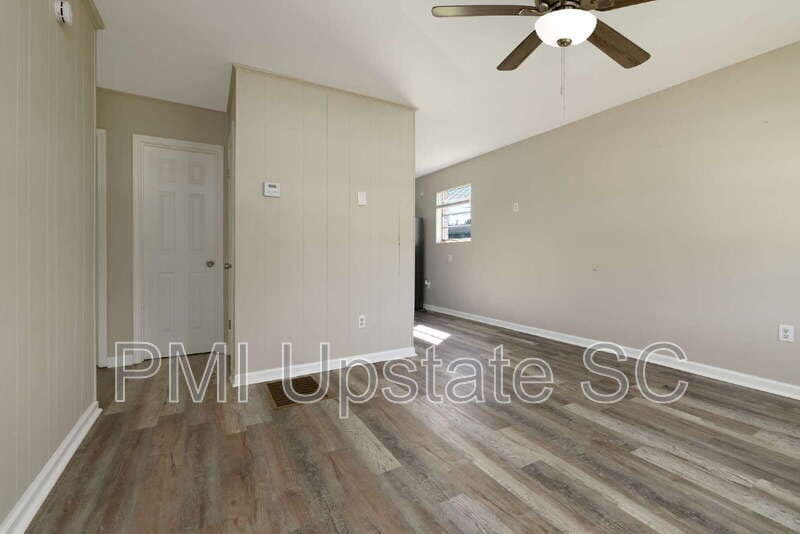 Honea Path Condo: 700 Brook Street