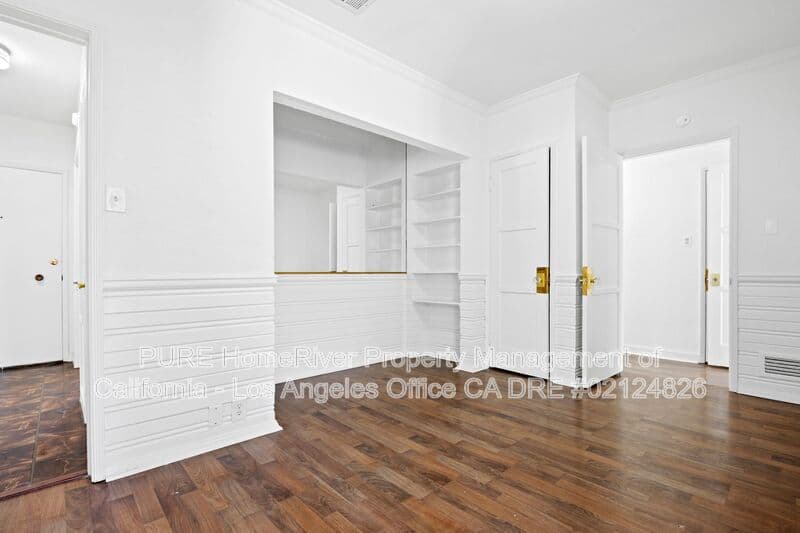 Los Angeles House: 1534 Hayworth Ave