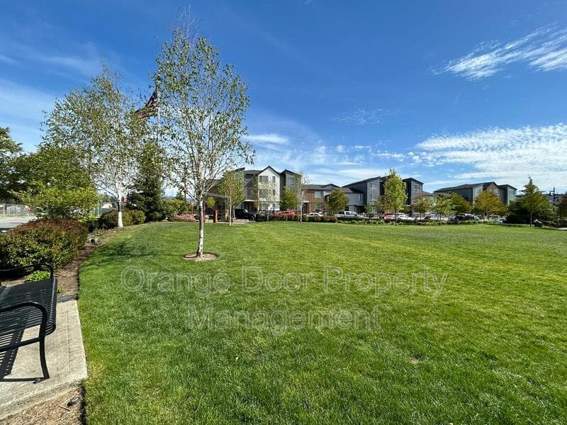Black Diamond House: 32773 Maple Avenue Southeast