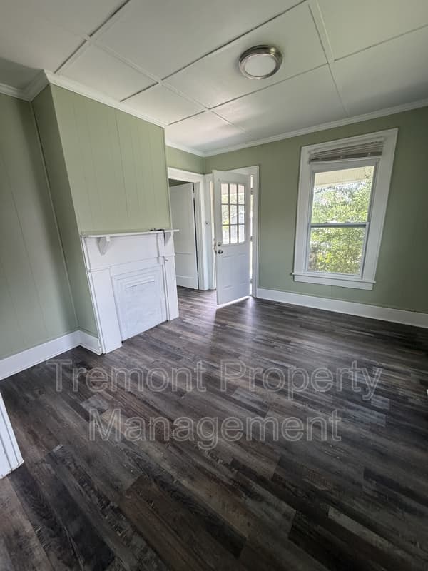 Rossville House: 714 Henderson Avenue