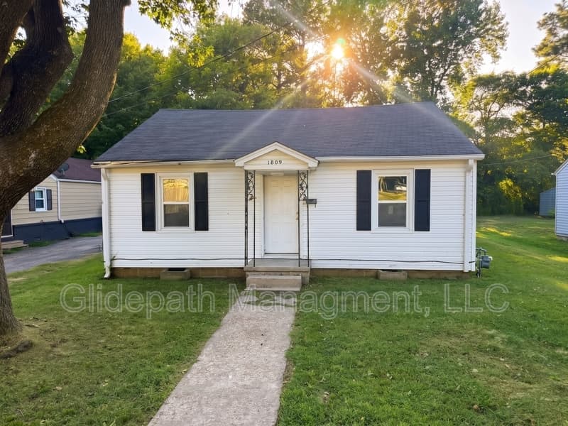 Jonesboro House: 1809 S Culberhouse