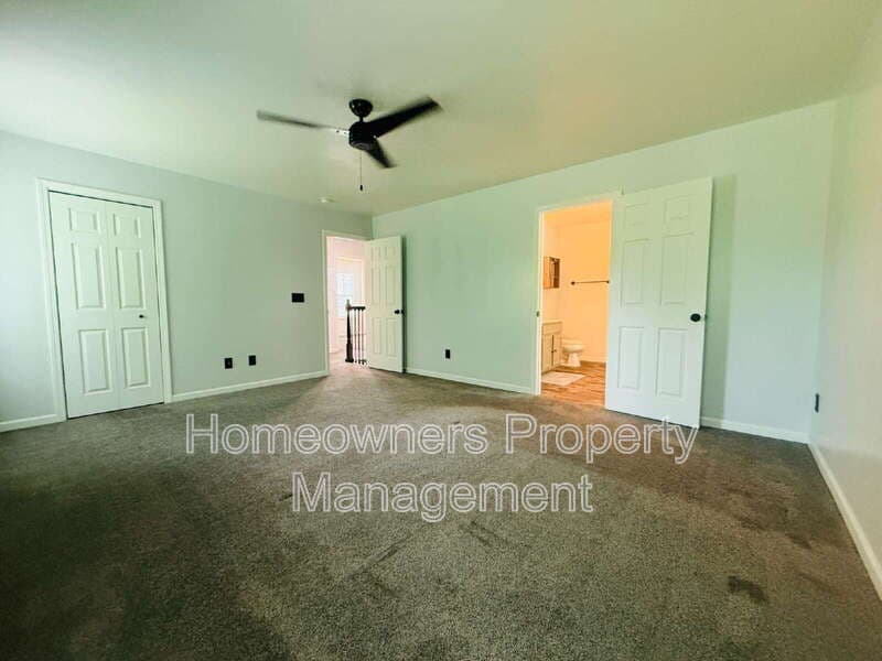 Spring Lake House: 69 River Oak St.