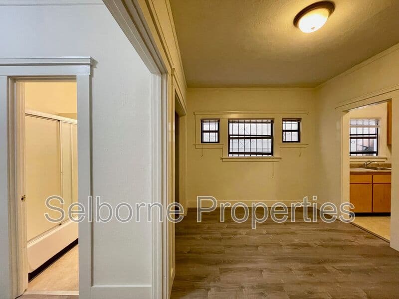 Oakland House: 359 Grand Ave.