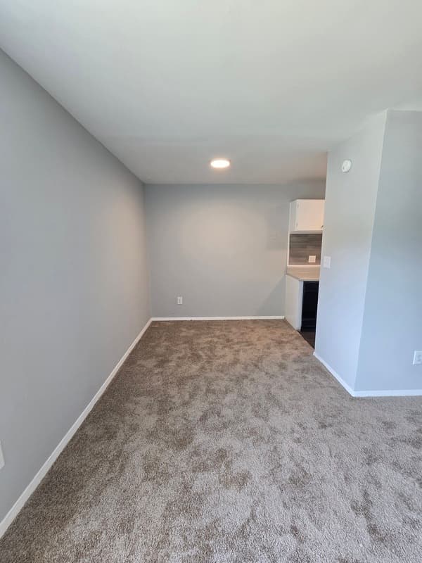 Richmond Condo: 1227 Nelson St
