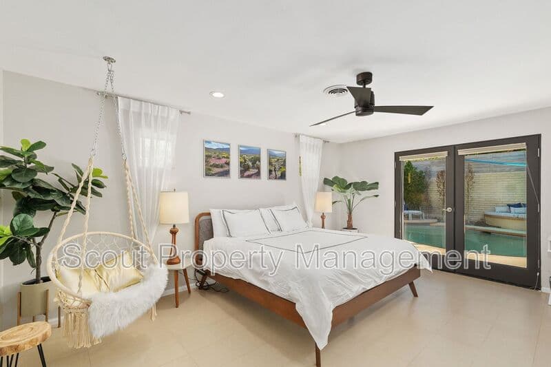 La Quinta House: 46560 Cameo Palms Drive