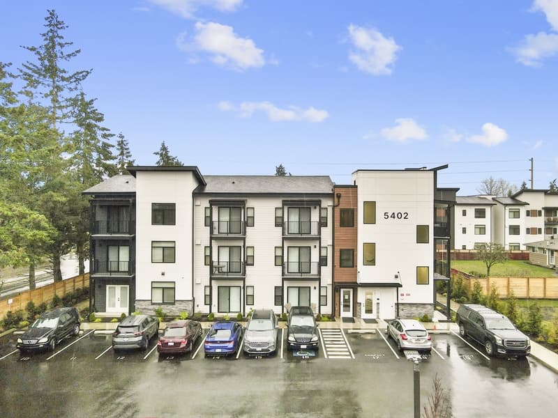 Lakewood Condo: The Meadowlark 5402 77th street west - 307