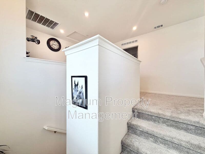 Lake Elsinore House: 970 Helena Ridge
