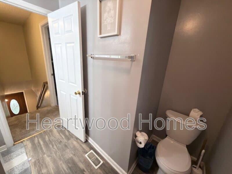 West Columbia House: 264 Orchard Hill Drive