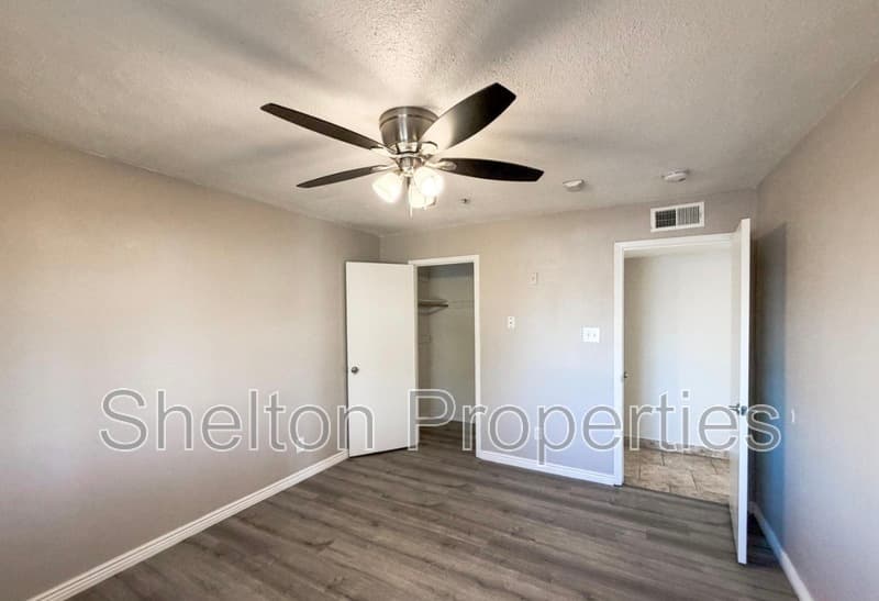 Phoenix House: 6301 W Earll Dr