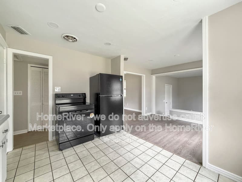 Jacksonville House: 5508 Moret Dr E