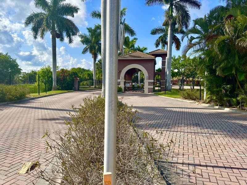 St. Petersburg Condo: 10263 Gandy Boulevard North Building 23 Unit 10