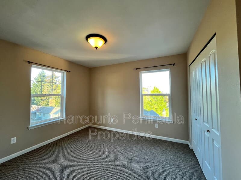 Bremerton House: 404 South Lafayette Avenue