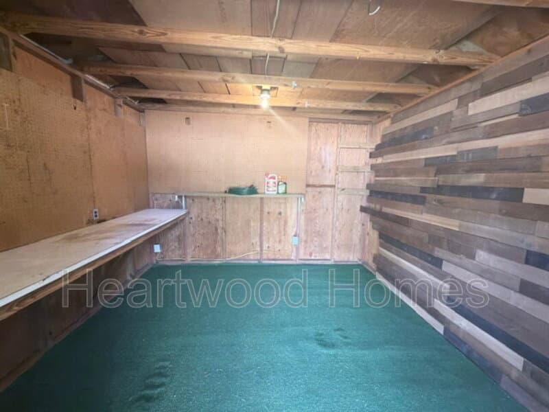 Columbia House: 1213 Deerwood Street