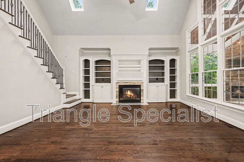 Raleigh House: 6121 Carlyle Drive