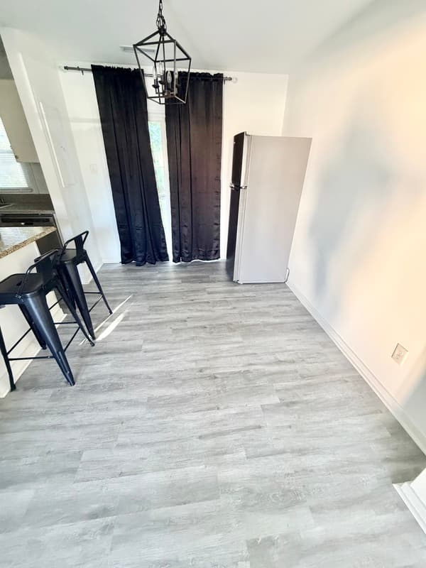 Chester Townhome: 15241 Broadwater circle