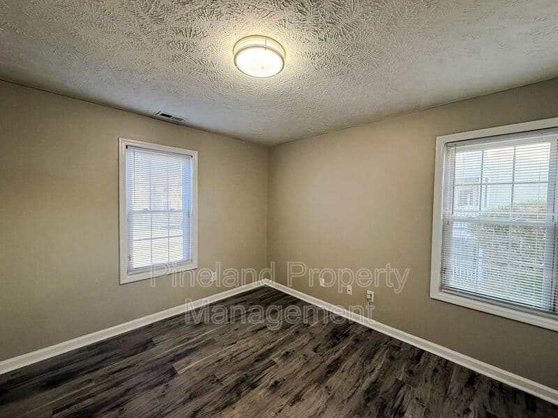 Fayetteville House: 341 Bubble Creek