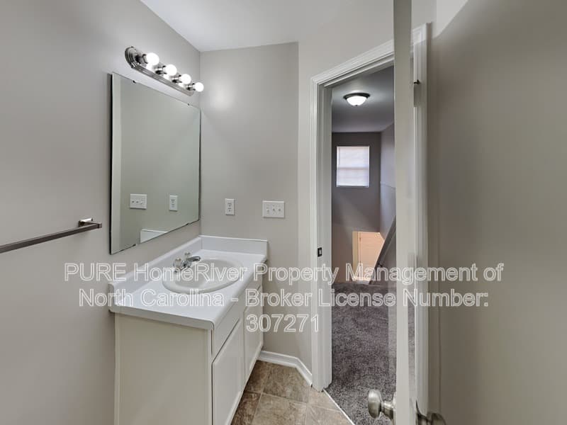 Kernersville House: 4419 Westhill Pl