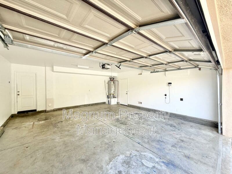 Lake Elsinore House: 34089 Dianthus Ln
