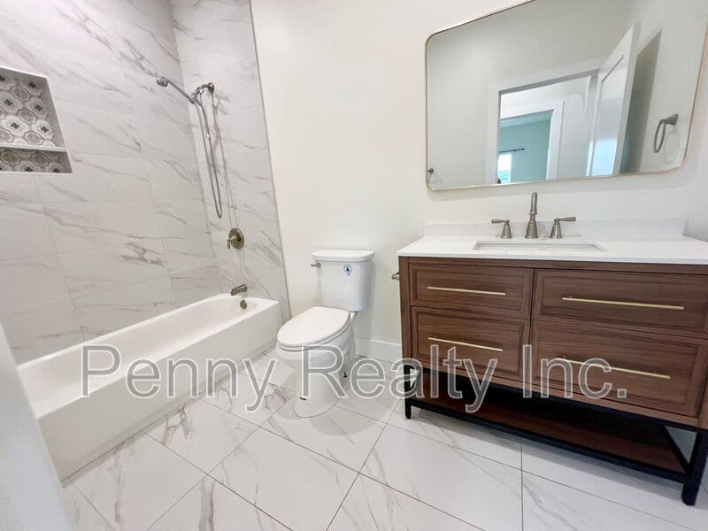 Vista Condo: 669-2 Townsite Dr
