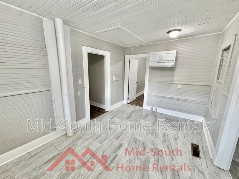 Memphis Condo: 2880 Cela Rd
