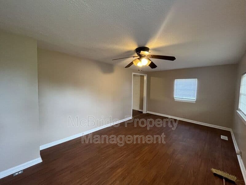 Aiken House: 1077 Williston Road