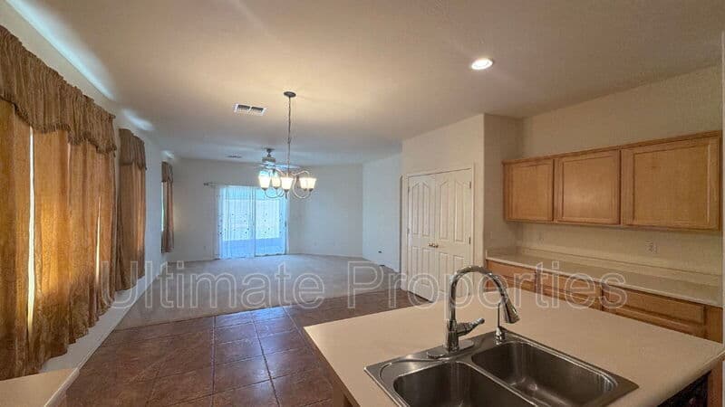 Surprise House: 16984 West Southampton Road