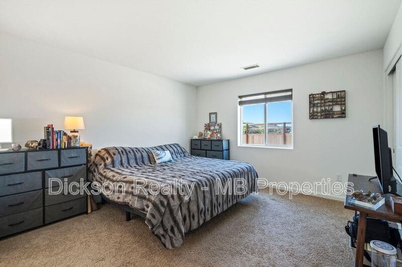 Reno House: 635 Fallon Station Road