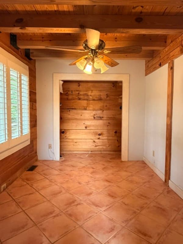Prosperity House: 127 Oak Pointe Road