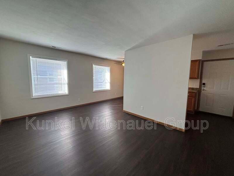 Swansea Condo: 1803-4 Jamestown Road