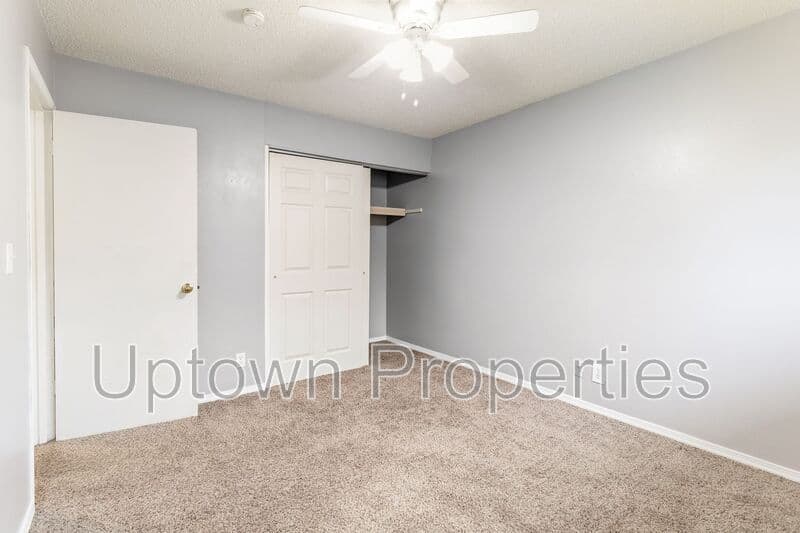 Portland House: 1515 SW CUSTER DR