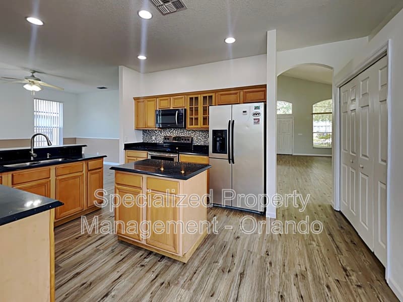 Orlando House: 728 Hardwood Cir