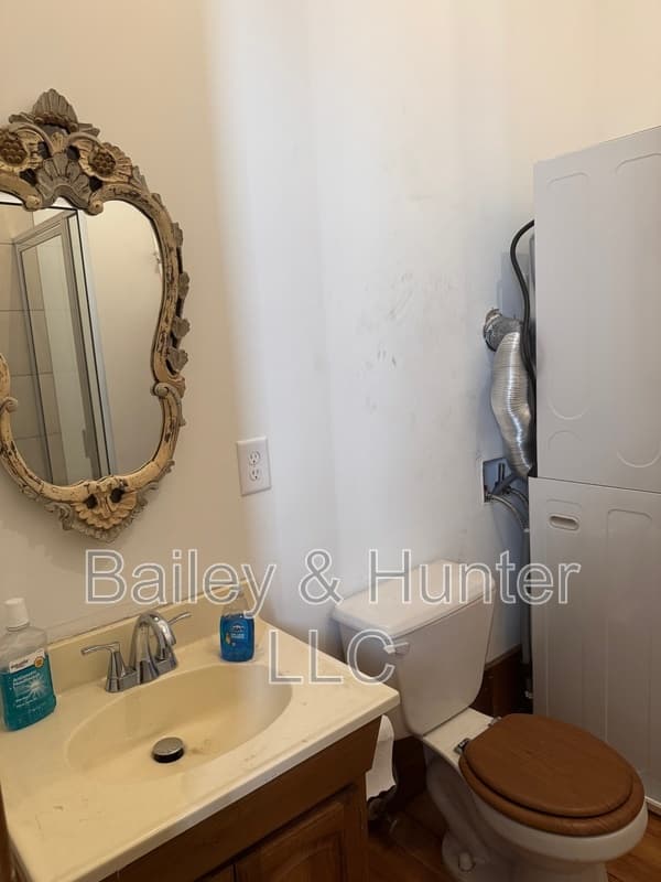 Atlanta Condo: 253 Sydney Street or 507 Hill Street