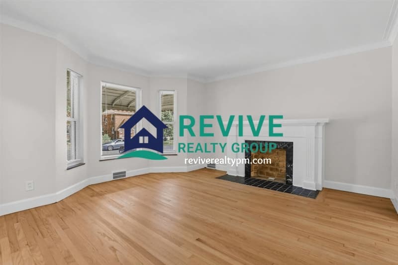 Detroit House: 18503 Prairie Street