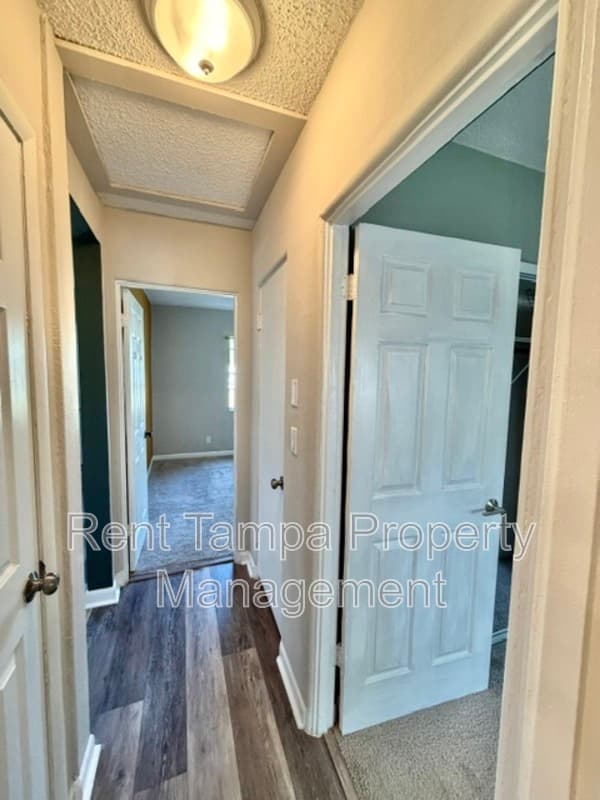 St. Petersburg House: 1635 40th Street South