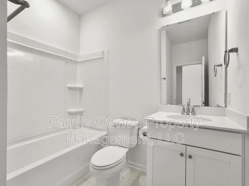 Moncks Corner House: 158 Yorkshire Drive