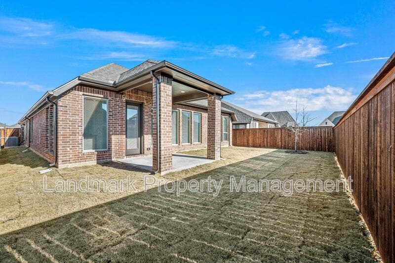 Mansfield House: 1822 Buckeye Lane