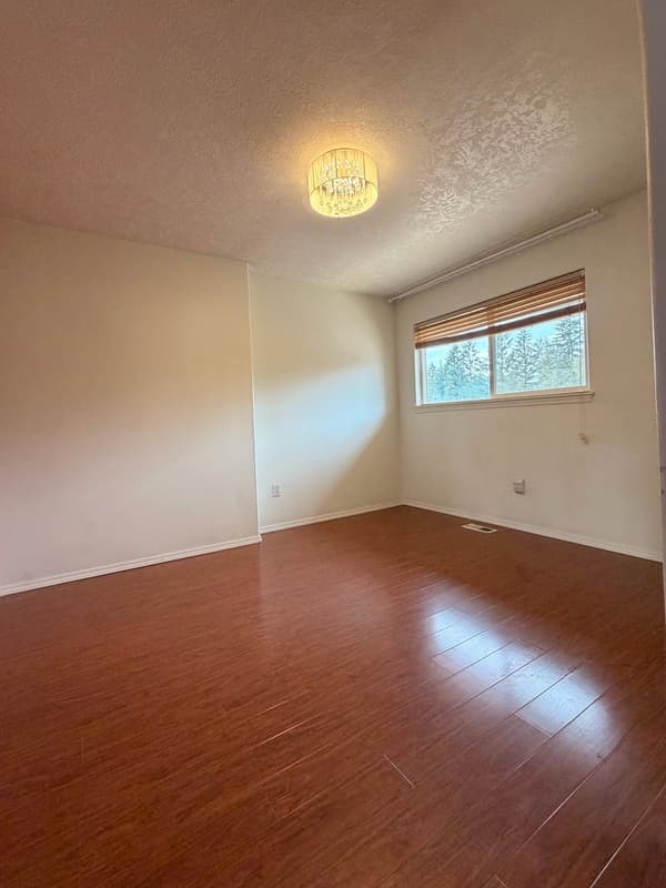 Happy Valley House: 15868 Southeast Compass Course Street