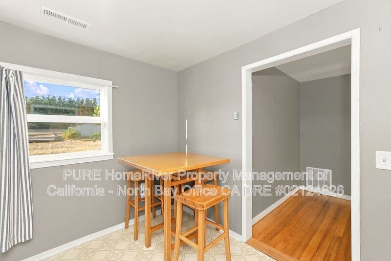 Sebastopol House: 325 Hutchins Ave
