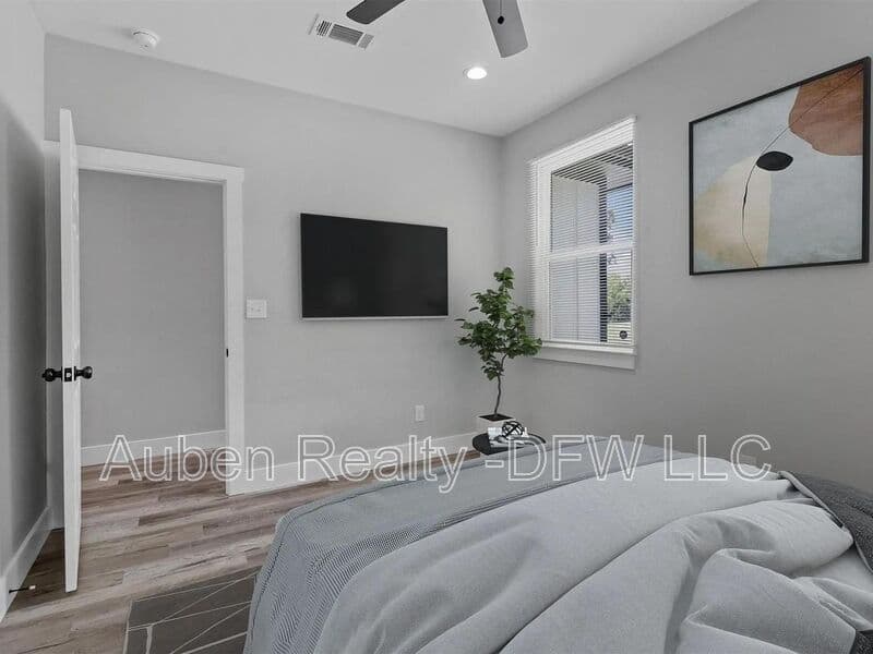 Denison House: 1104 W Elm Street