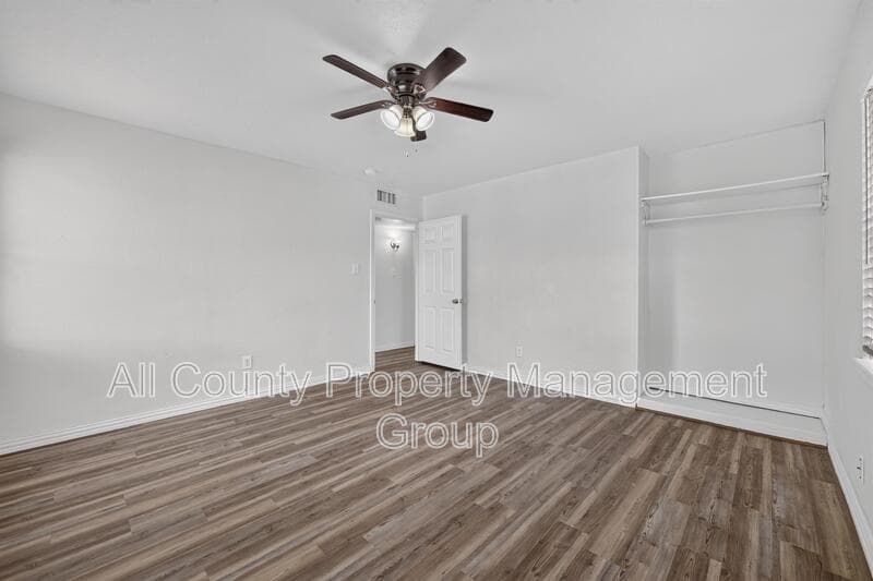 Bedford House: 2024 Charleston Drive