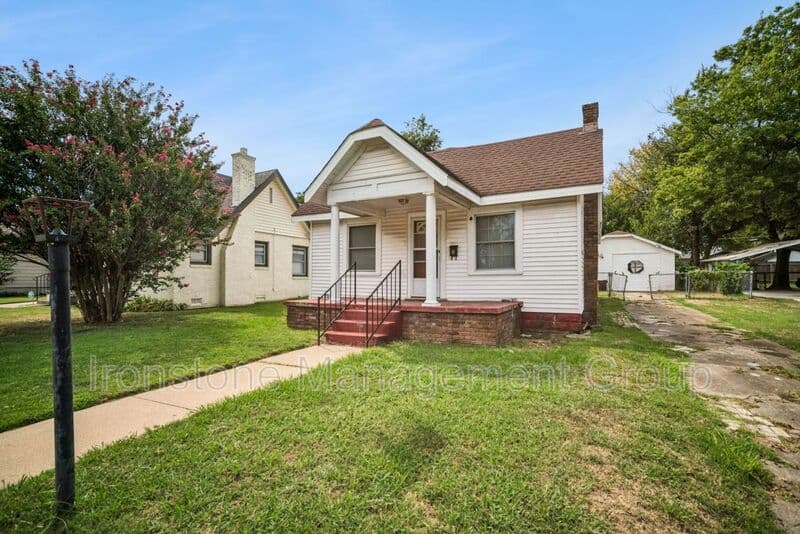 Tulsa House: 1412 S Florence Place