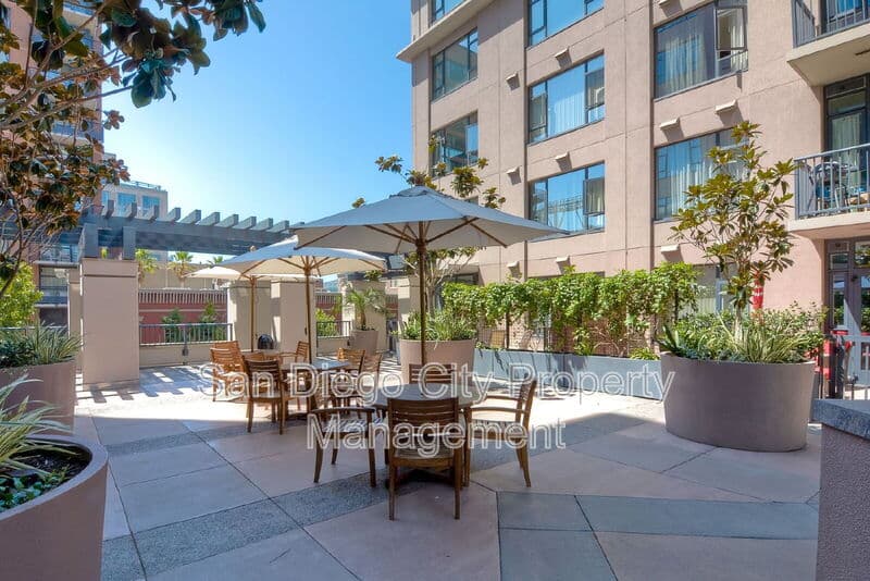 San Diego House: 530 K Street